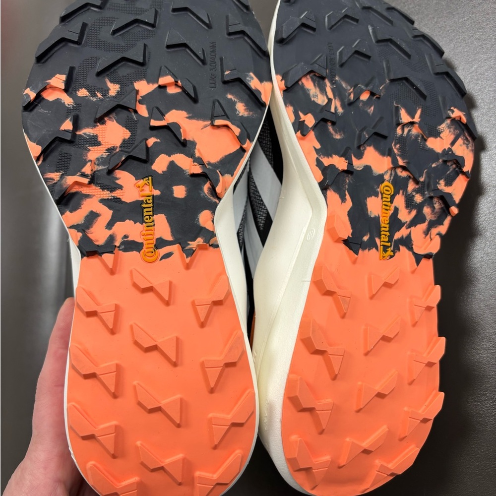 NWT Adidas Black and Orange Athletic Shoes with Breathable Mesh Terrex Size 8.5 - Picture 5 of 7